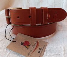 Cargar imagen en el visor de la galería, Cinturón básico vaquetilla – elegancia artesanal y estilo taurino